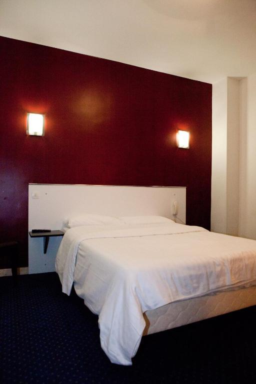 Single Room,1215137332:JPEG