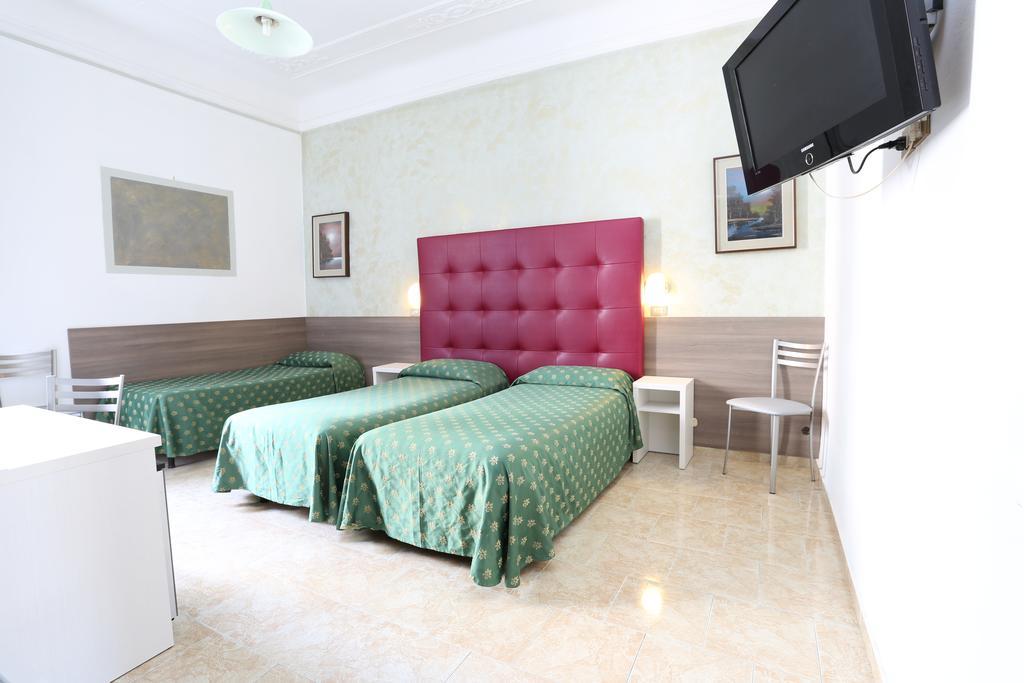 Twin Room,700673374:JPEG
