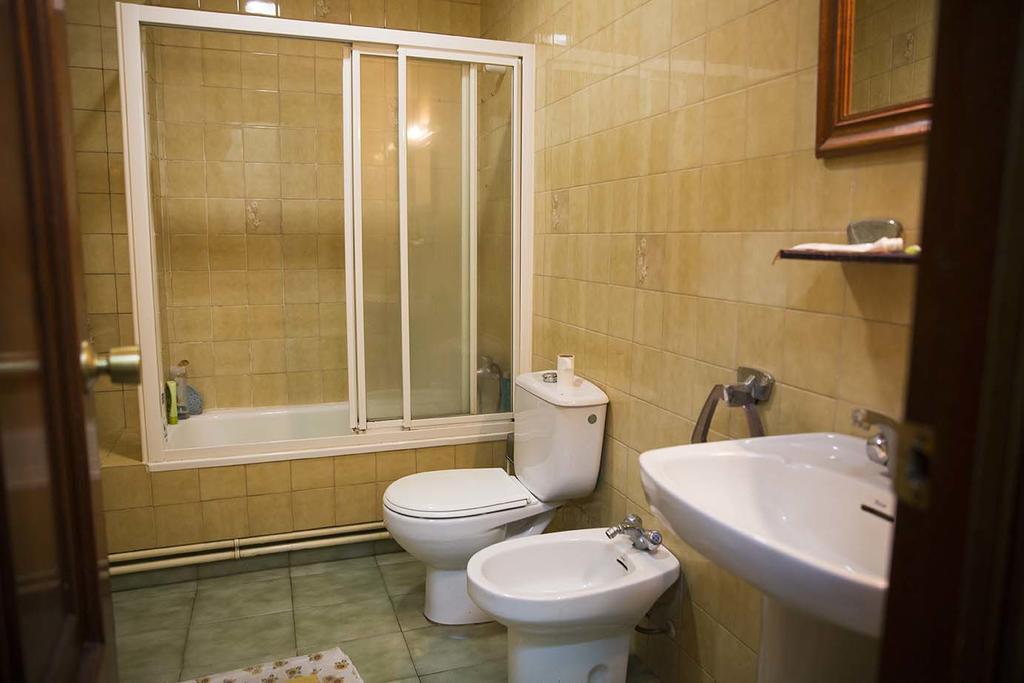 Double Room Private Bathroom,257620961:JPEG
