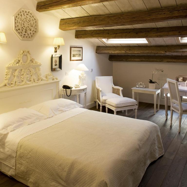 Double Room,26419256:JPEG