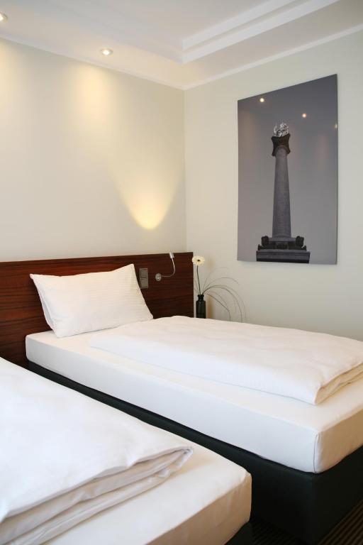 Family Room,26375927:JPEG