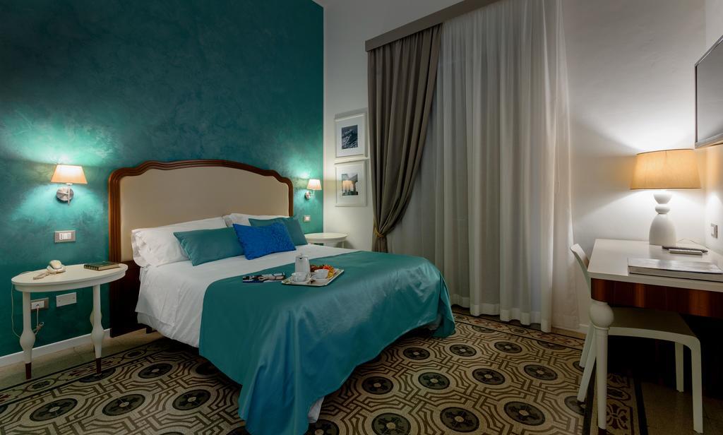 Deluxe Double Room,266536945:JPEG