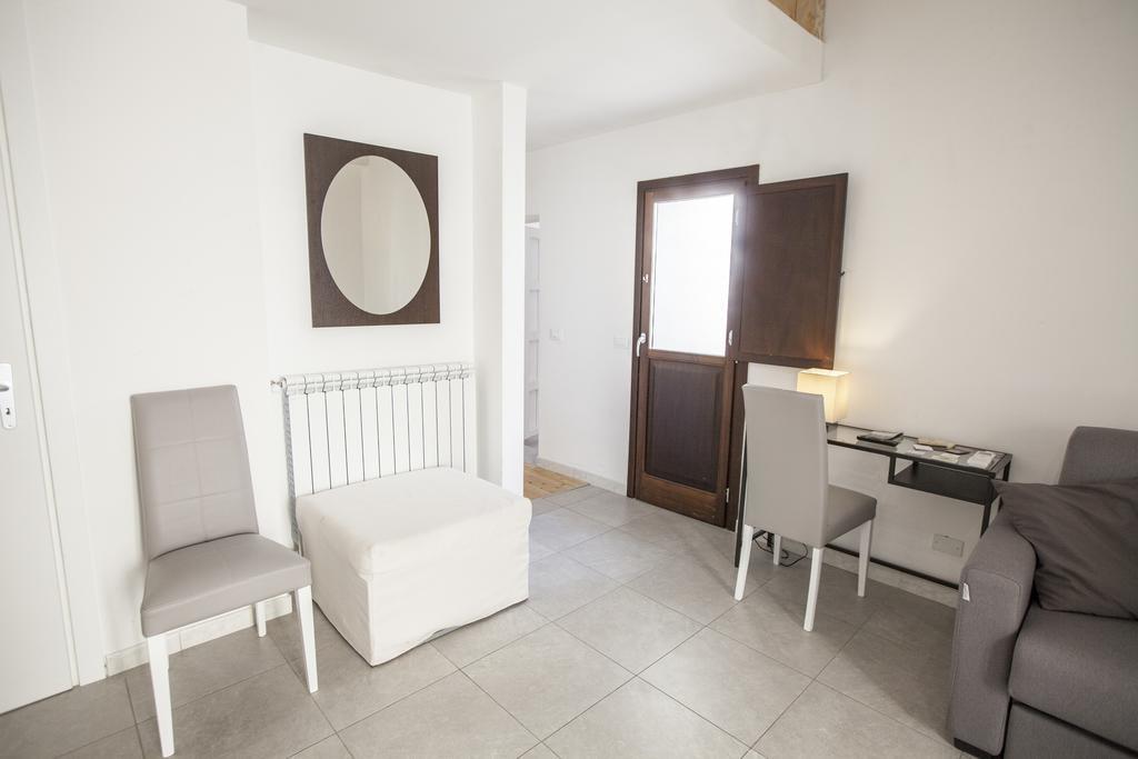 Apartment Terrace,266613945:JPEG