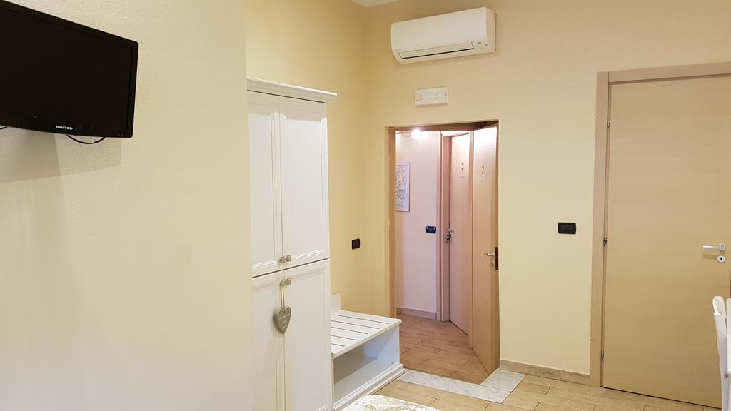 Double or Twin Room Private Bathroom,1194421237:JPEG