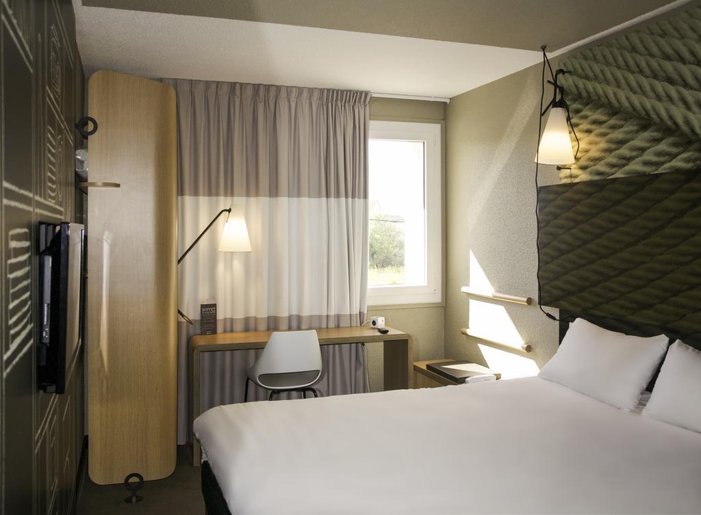 3 Adjacent Rooms,267818281:JPEG