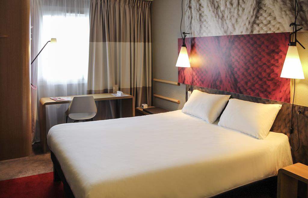 2 Communicating Double Rooms,267814681:JPEG