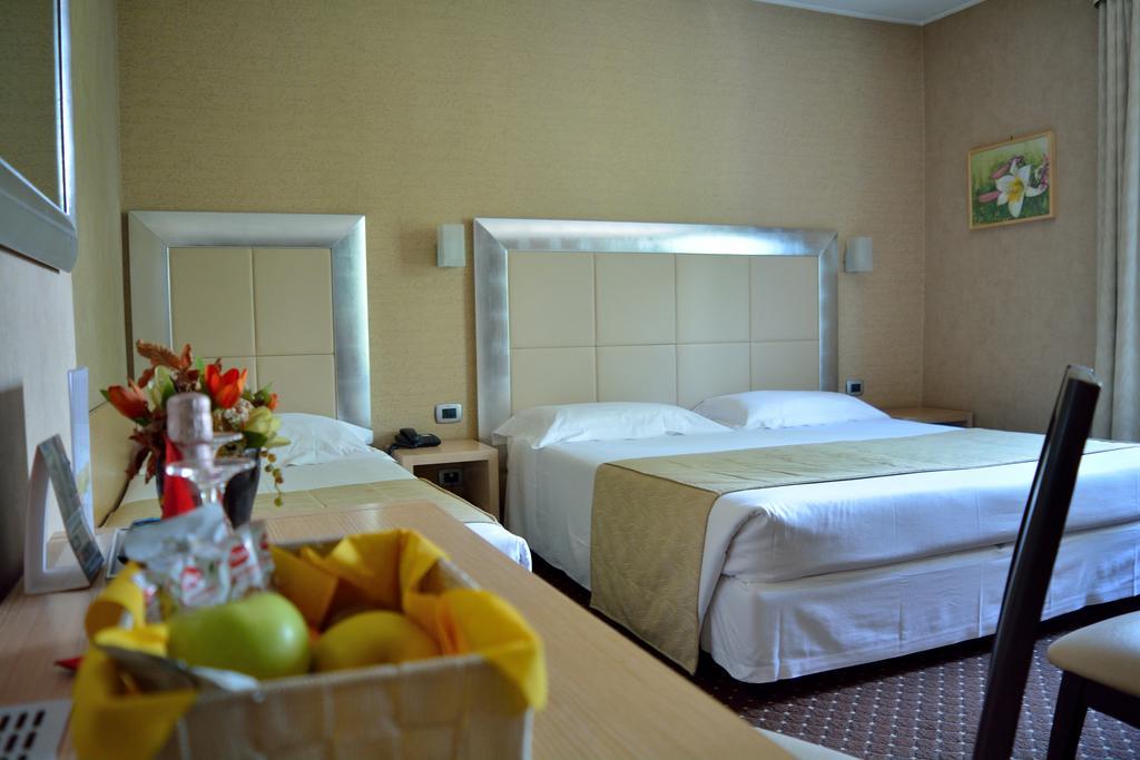 Triple Room,267876621:JPEG