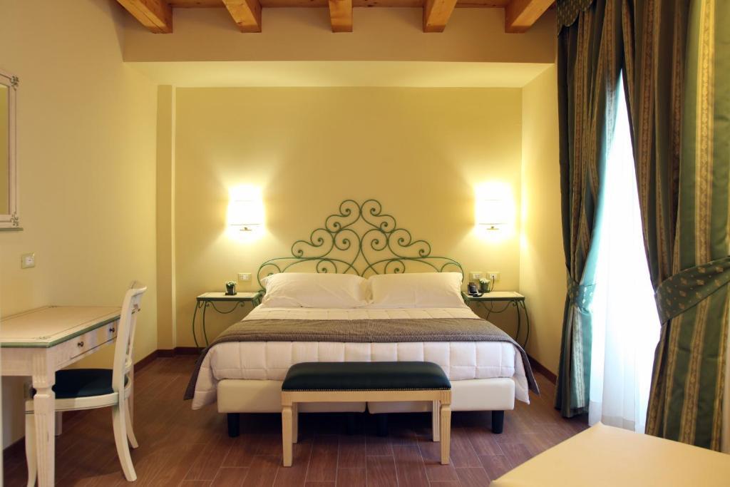 Double Room,688459932:JPEG