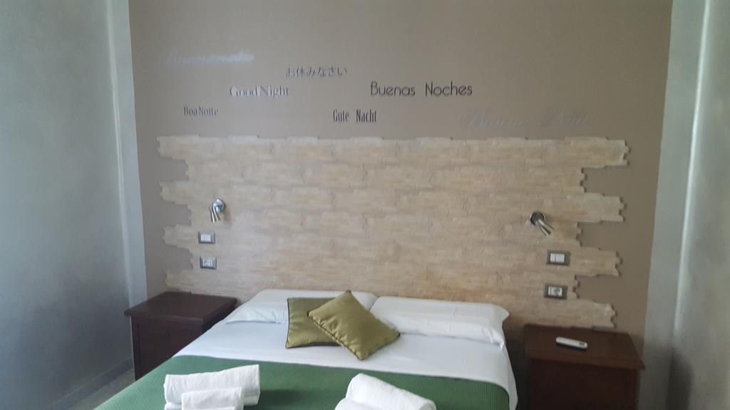 Double or Twin Room,272038369:JPEG