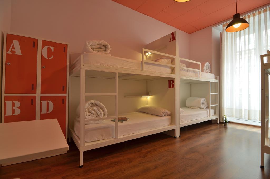 Bed 6-Bed Mixed Dormitory Room,272934897:JPEG