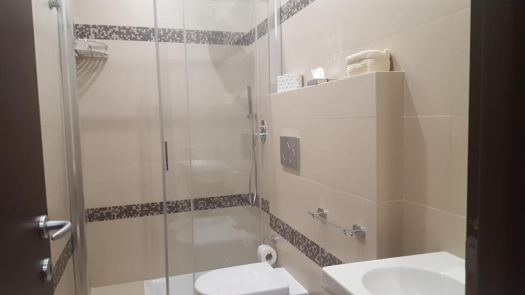Double Room Private External Bathroom,274062237:JPEG
