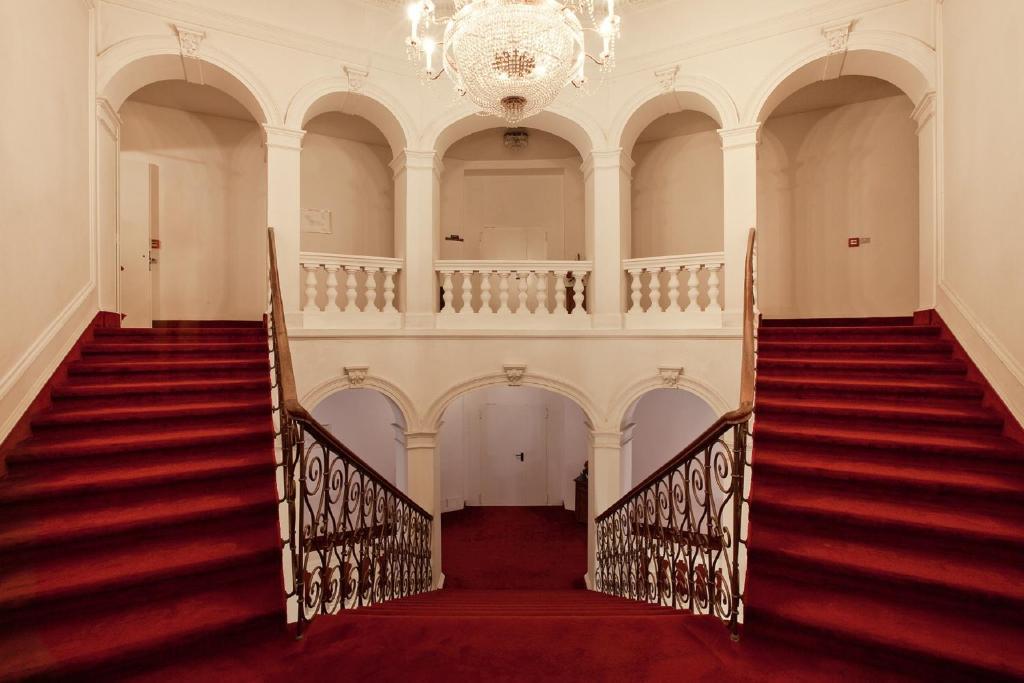 Standard Double "M",1026336391:JPEG