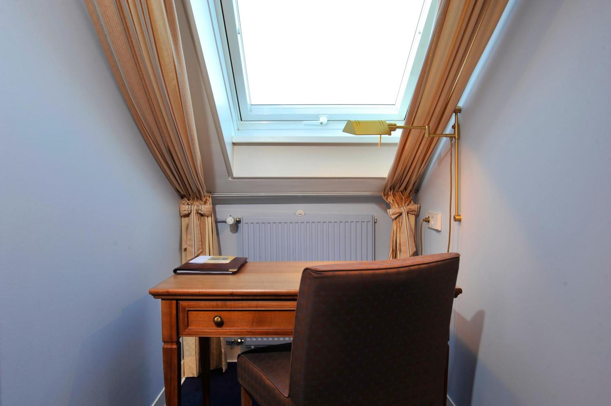 Standard Double Suite,690305247:JPEG