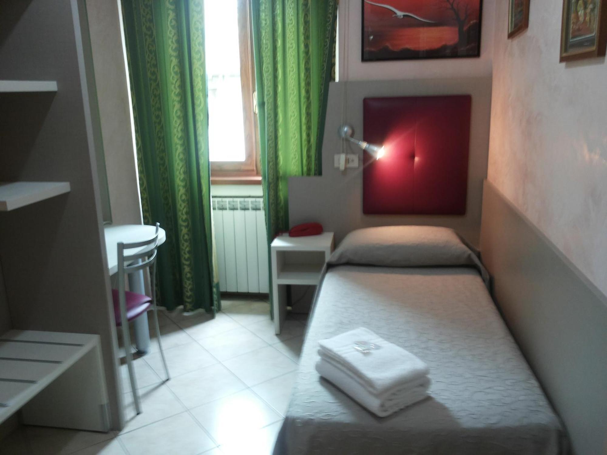 Single Room,291539964:JPEG