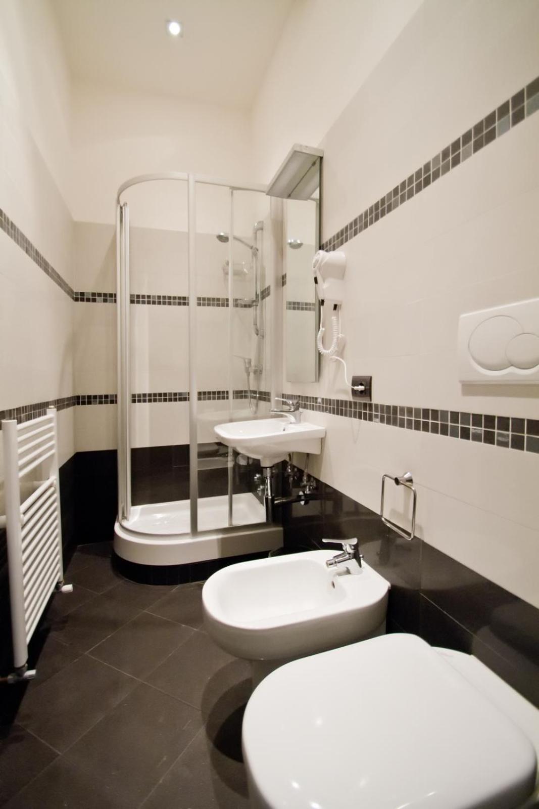 Single Room Bathroom,701311507:JPEG