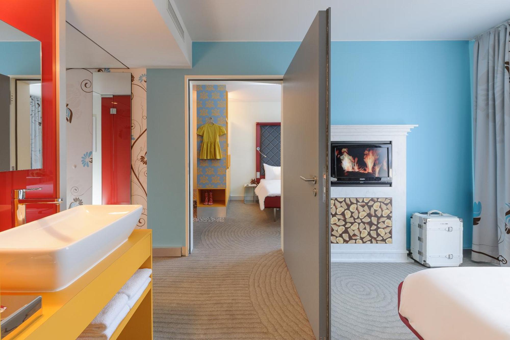 Family Suite - Two Connecting Rooms,704053141:JPEG