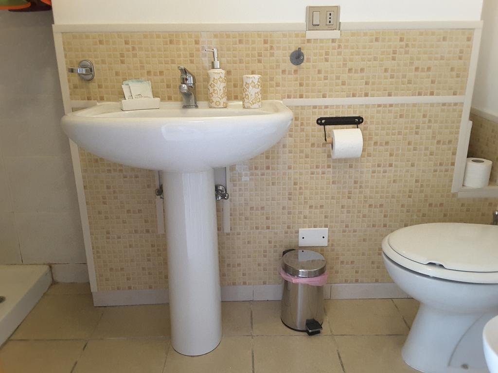 Three-Bedroom Apartment,885645958:JPEG