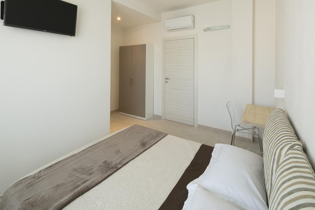 Single Room,318058453:JPEG