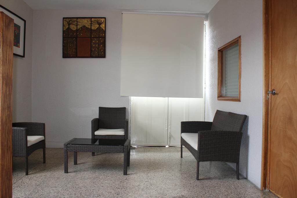 Standard King Room,320573529:JPEG