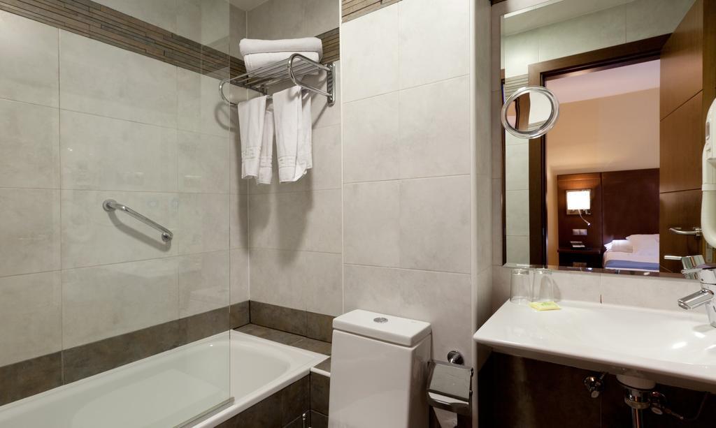 Superior Double or Twin Room,322920820:JPEG