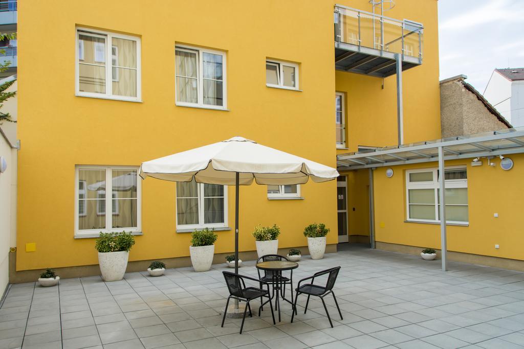 Two-Bedroom Apartment,974926294:JPEG