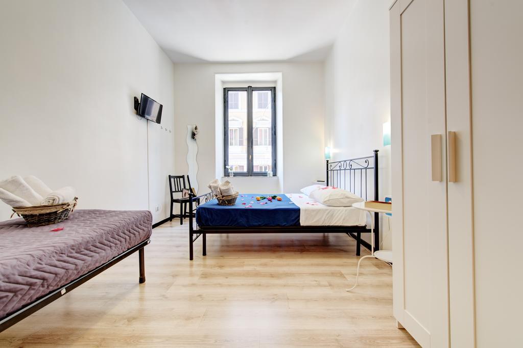 Camera Tripla con Bagno in Comune