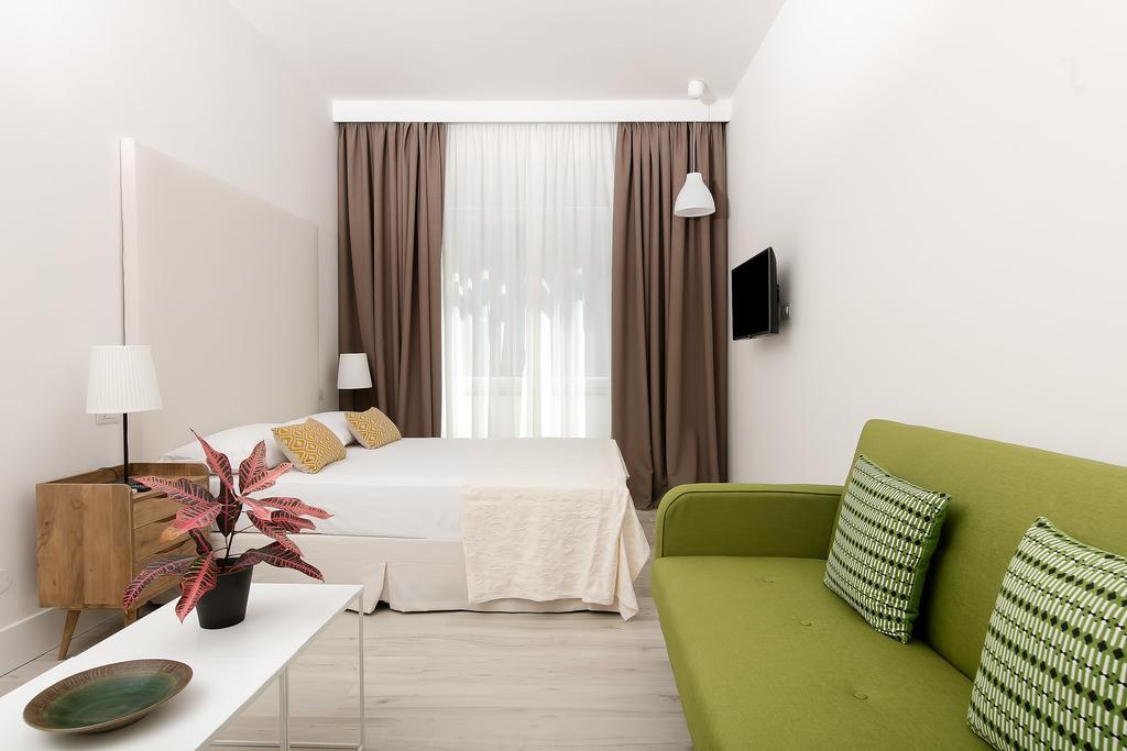 Deluxe Room,327826660:JPEG