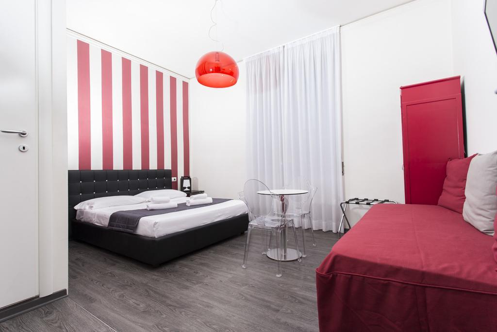 Triple Room,328559890:JPEG