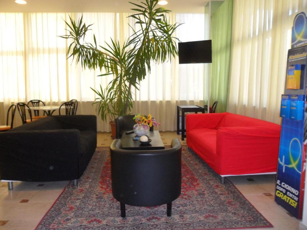 Single Room,70442759:JPEG