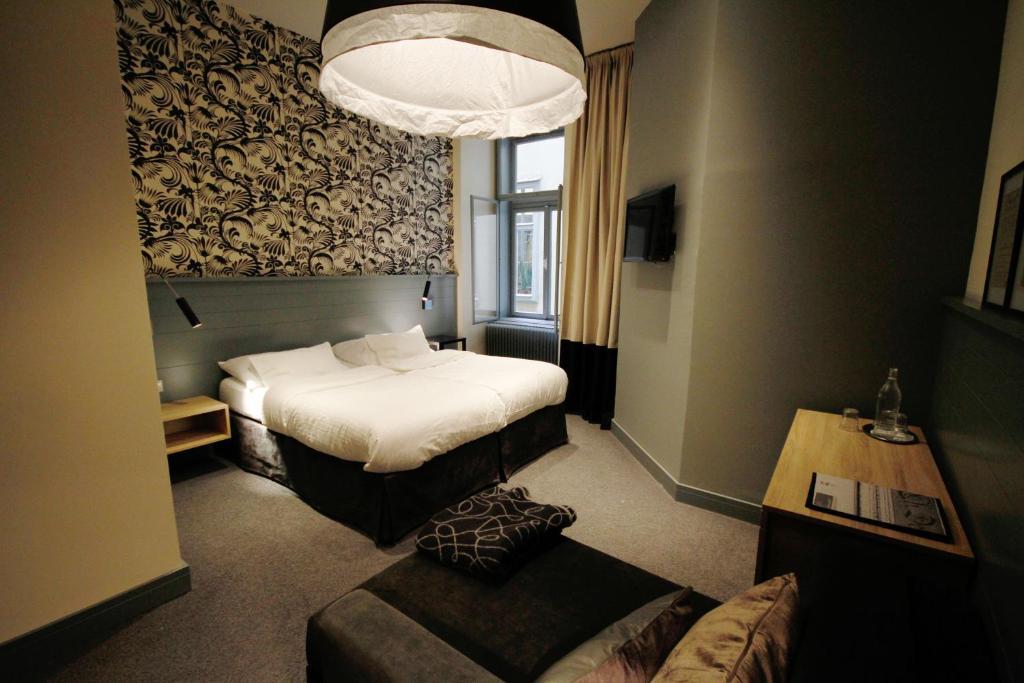 Small Double Room,33561331:JPEG