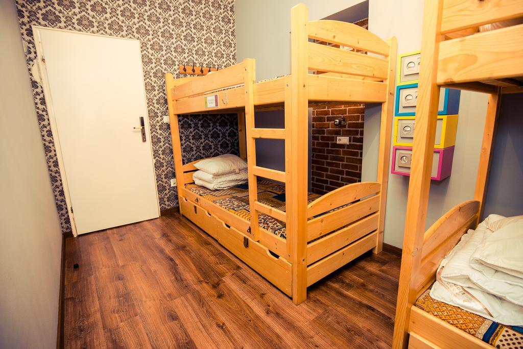 Bed 4-Bed Dormitory Room Age restriction above 18 years old,32159143:JPEG