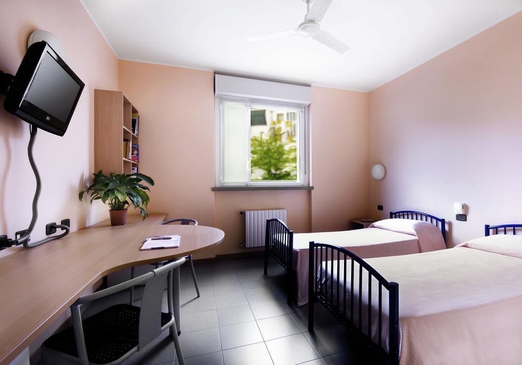 Twin Room,497940789:JPEG