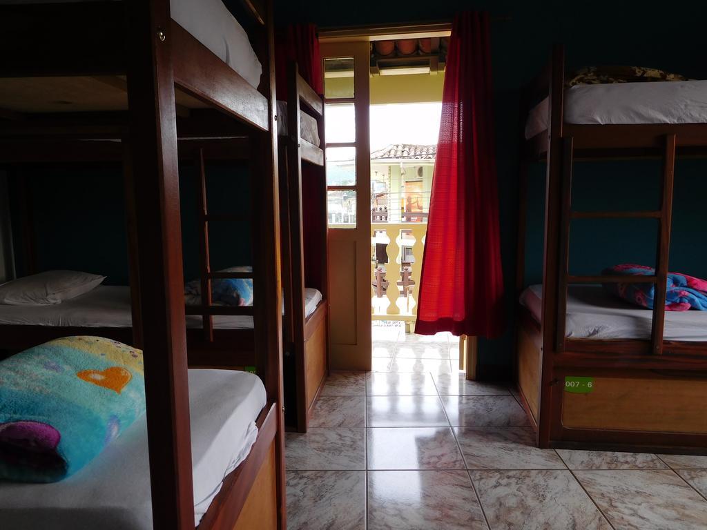 Bed 6-Bed Dormitory Room,339312112:JPEG