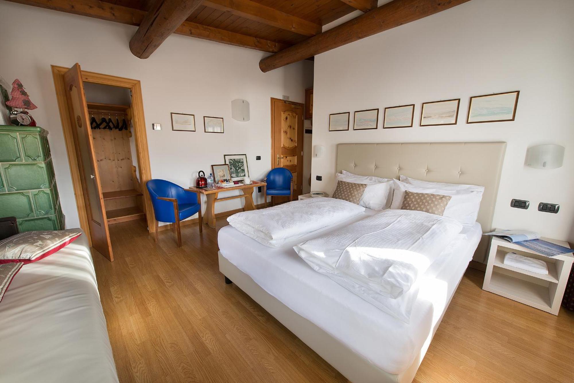 Deluxe Double Room Bath