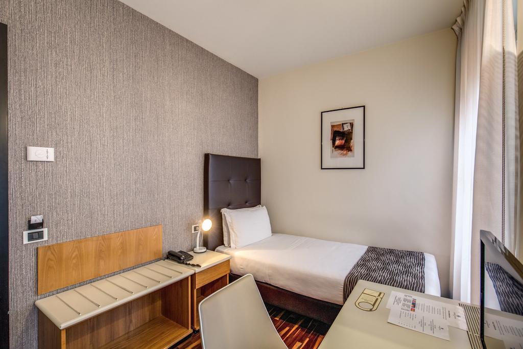 Single Room,339604024:JPEG
