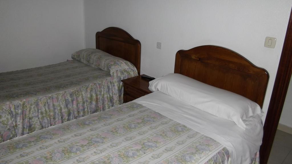 Twin Room,345884560:JPEG