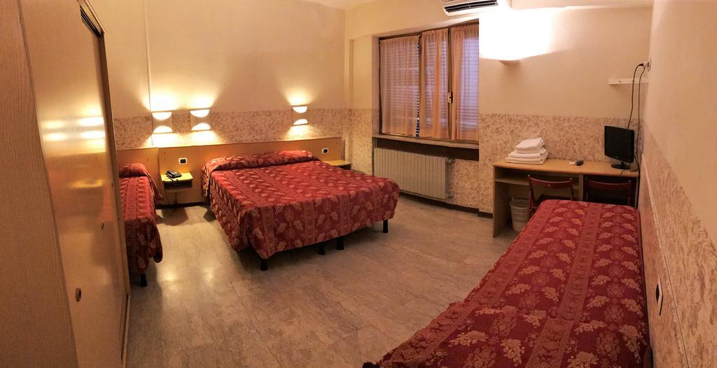 Quadruple Room,364380850:JPEG