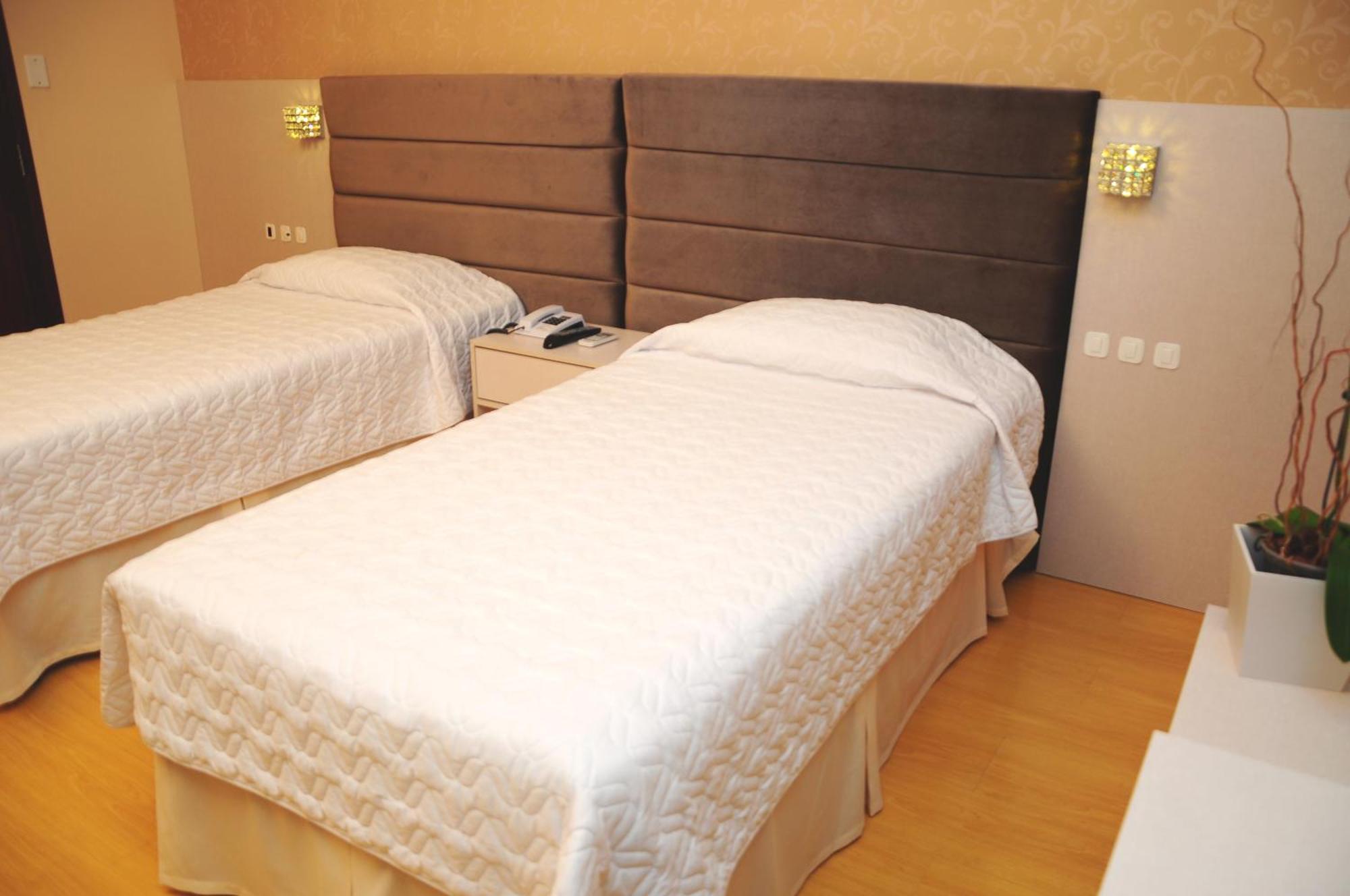 Quarto Deluxe com 2 Camas de Solteiro