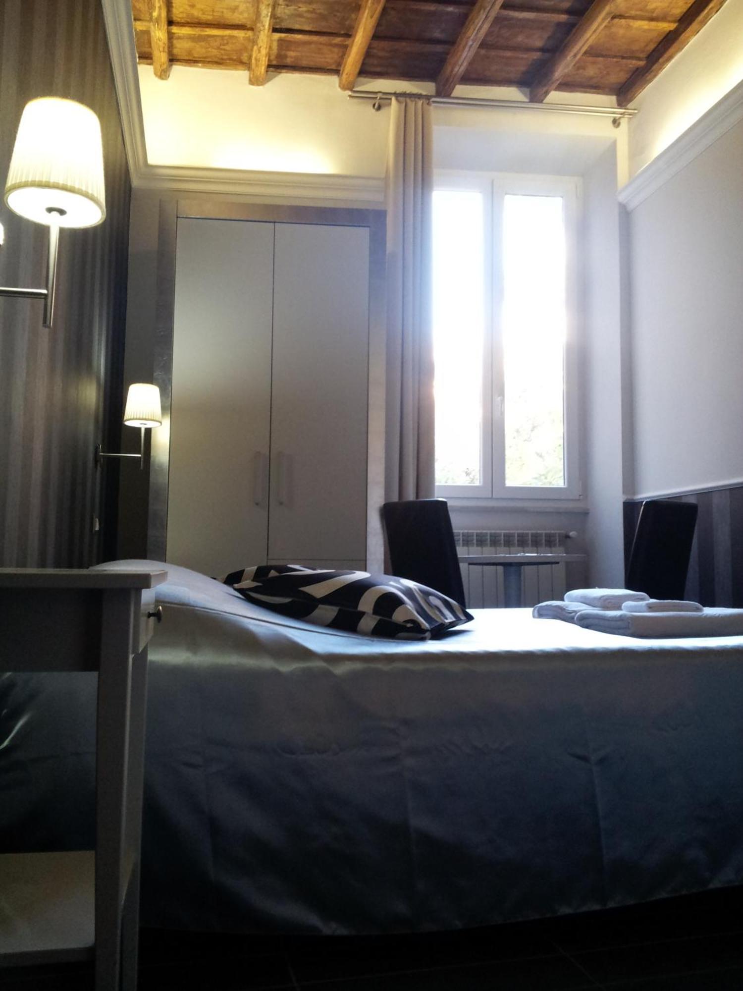 Double Room,696511092:JPEG