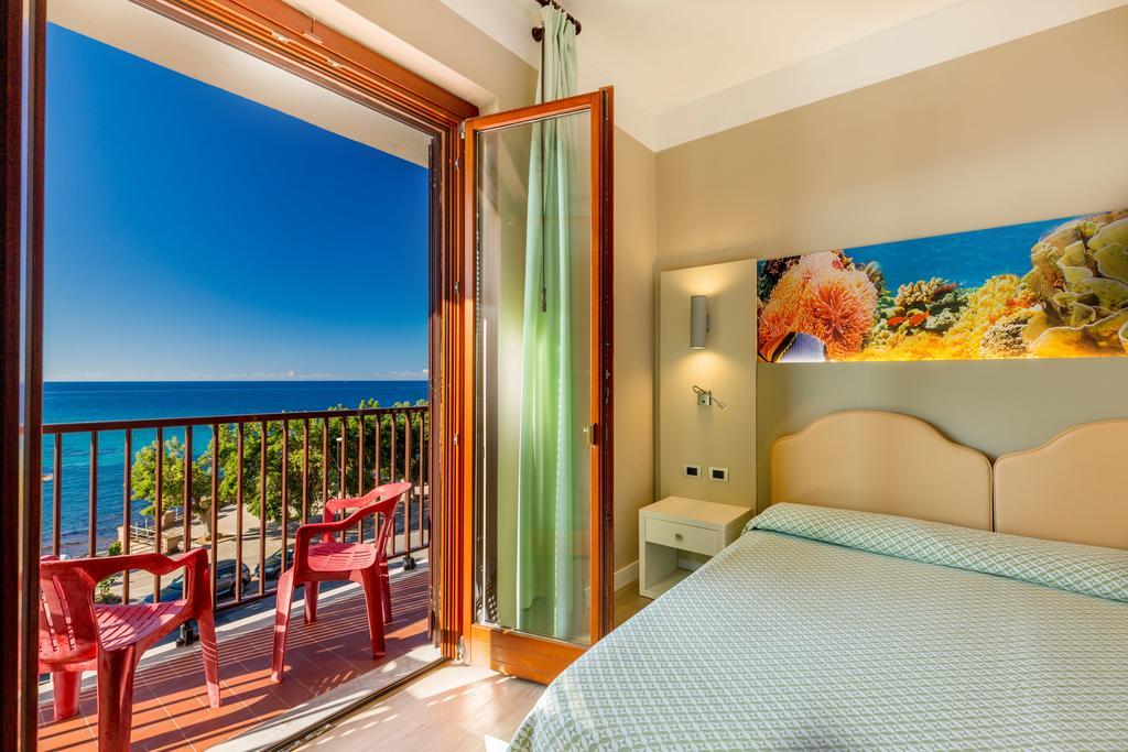 Superior Triple Room Sea View,665386395:JPEG