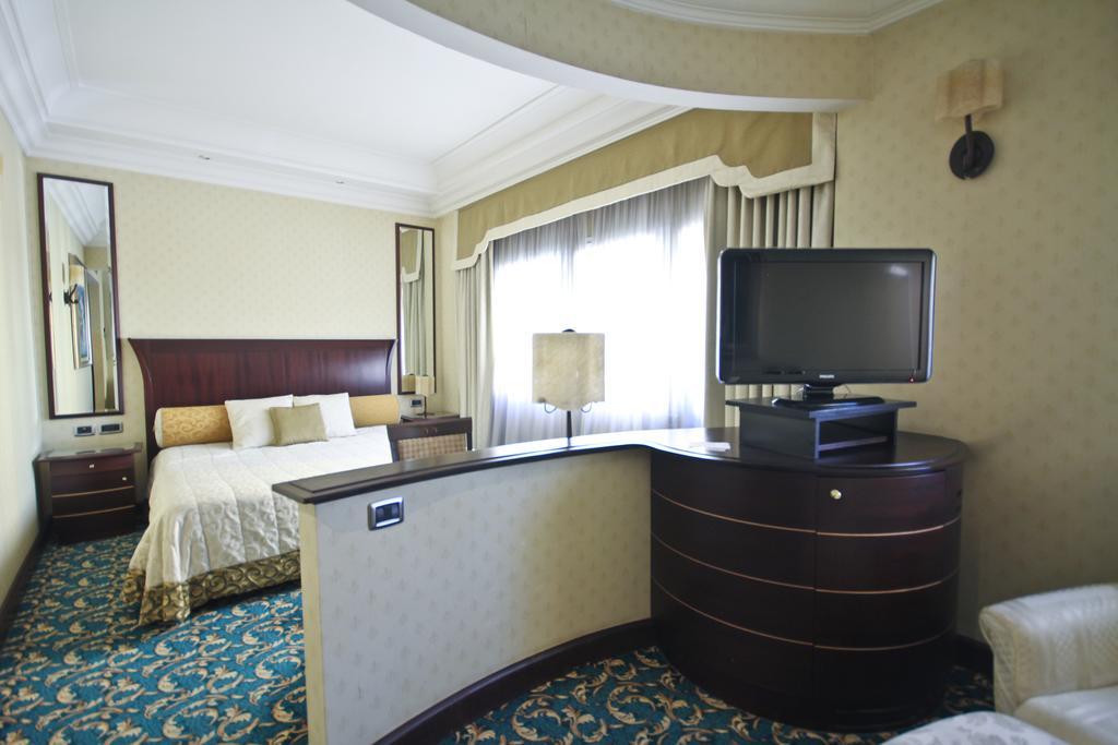 Deluxe Suite,378056881:JPEG