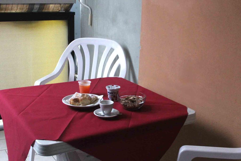 Single Room shared Balcony