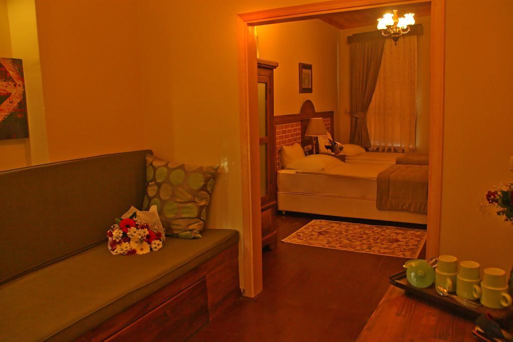 Family Room,401735100:JPEG