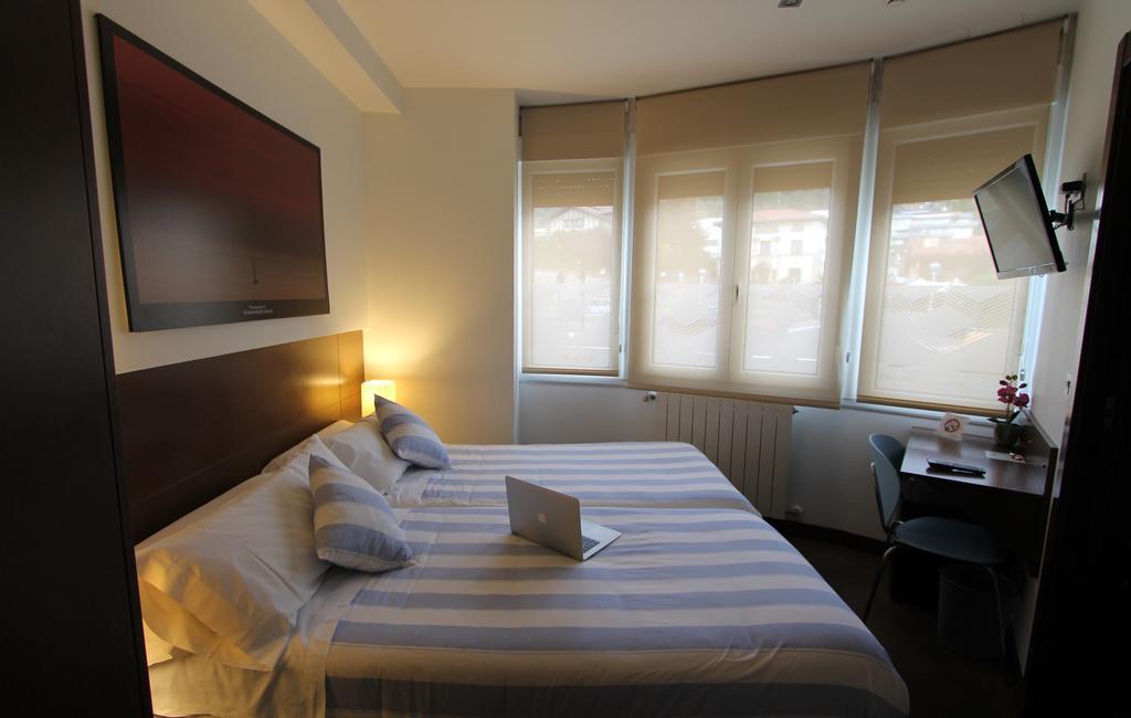 Double or Twin Room,364728136:JPEG