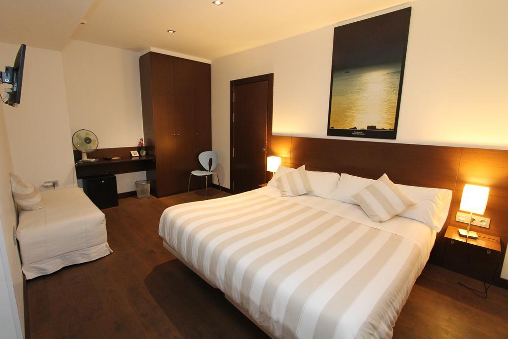 Double or Twin Room,378945130:JPEG