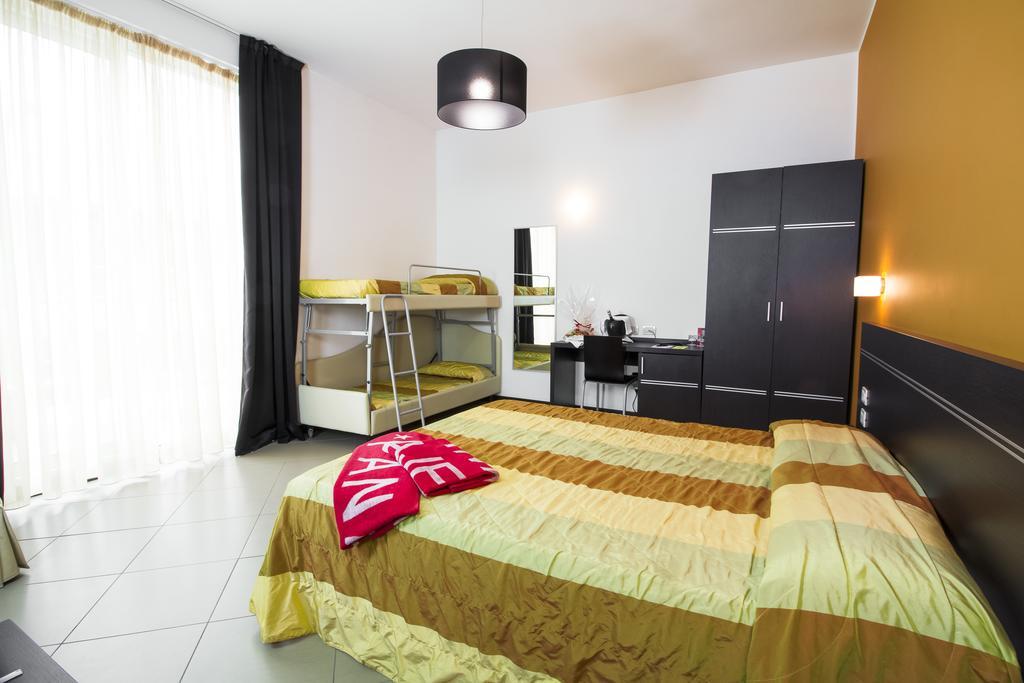 Superior Quadruple Room,698876841:JPEG
