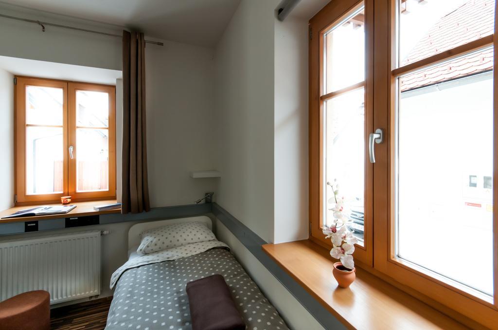Apartment,379667047:JPEG