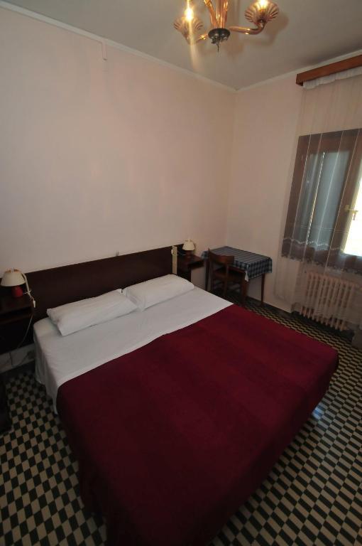 Double or Twin Room,692707374:JPEG