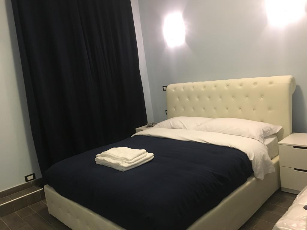 Triple Room Bathroom,395380257:JPEG