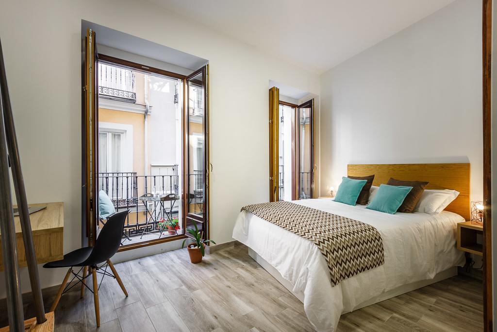 Exterior-Superior Double Room